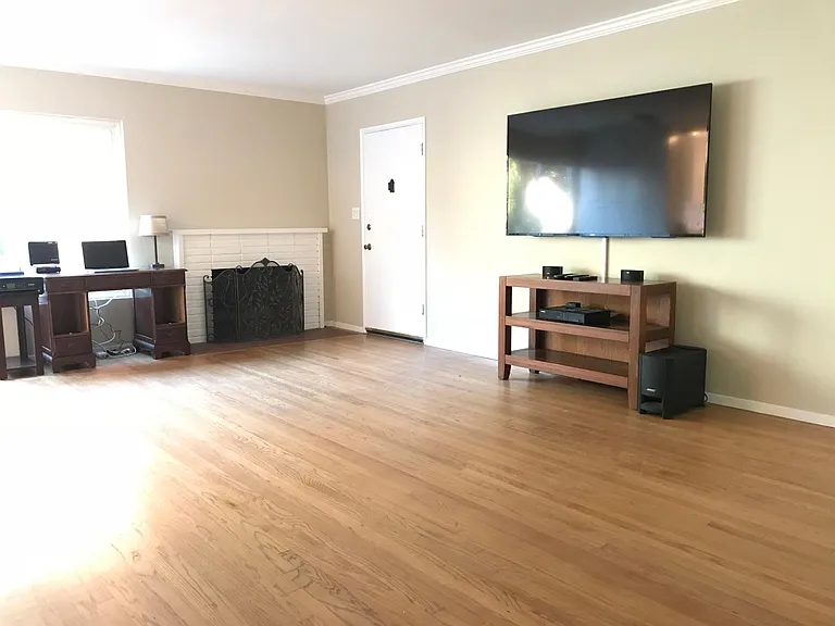 604 Illinois Ct #3 — Photo 6
