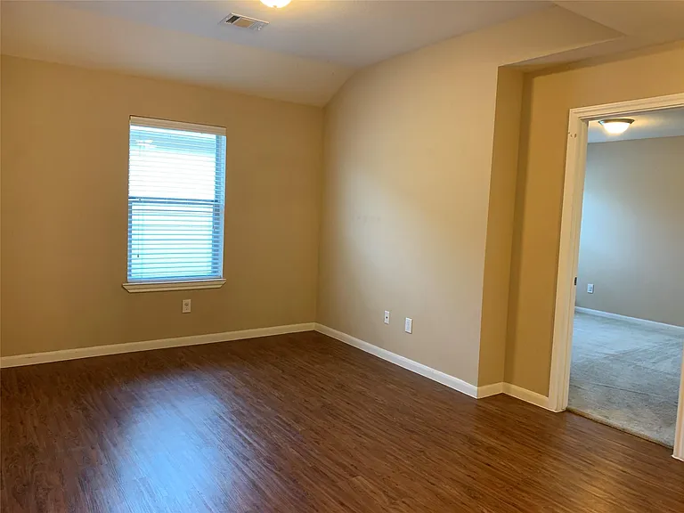 17038 Wilthorne Gardens Ct — Photo 16