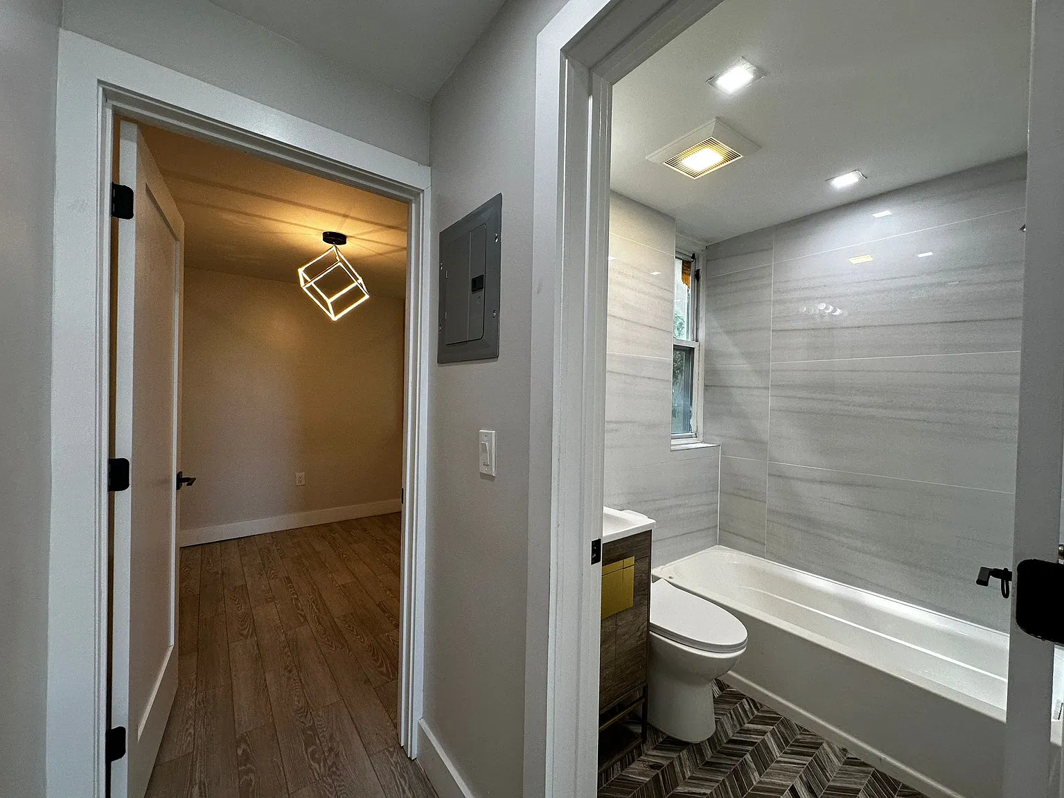 Studio, 500 sqft, $1,750 — Photo 3
