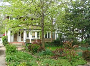 2206 Delaware Dr, Cleveland Heights, OH