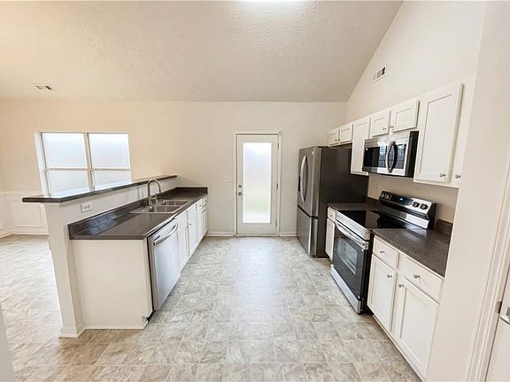 2nd image of 736 Tullamore Way