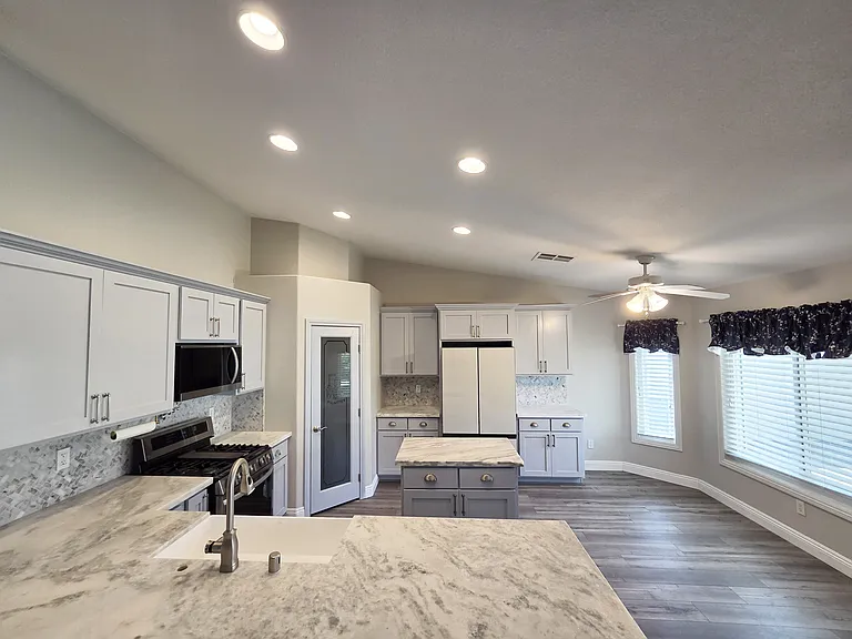 6029 Cocktail Dr — Photo 4