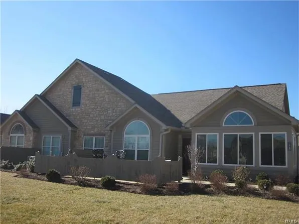 1045 Chapel Hill Dr, O Fallon, IL 62269