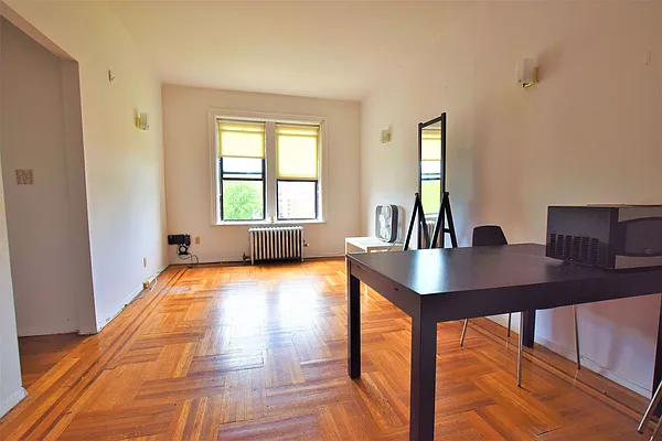 Rented by NYC Realty Brokers LLC | media 9