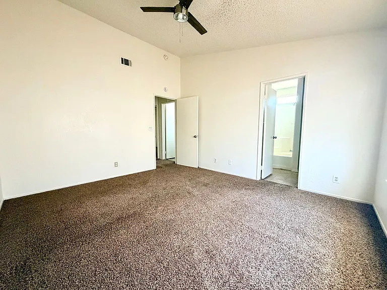 8449 Viburnum Ave — Photo 7