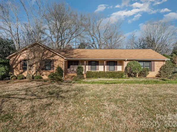 4331 Windwood Cir, Charlotte, NC 28226