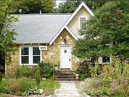 1st image of 902 Bouldin Ave