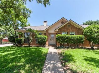 811 Red Oak Dr, Lewisville, TX 75067
