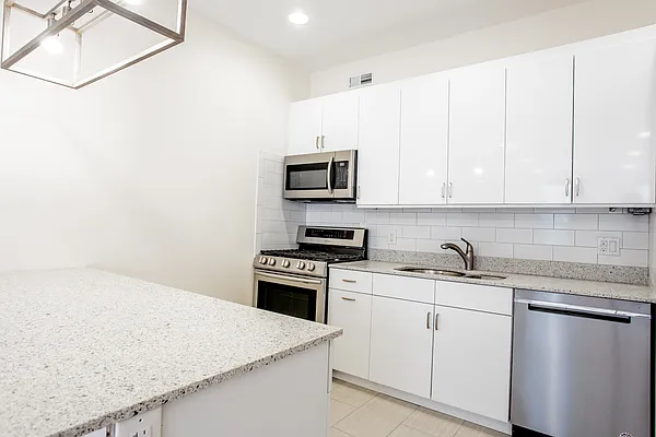 Rented by Compass | media 9