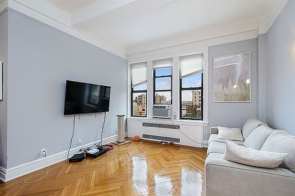 1st image of 525 W End Ave APT 7J