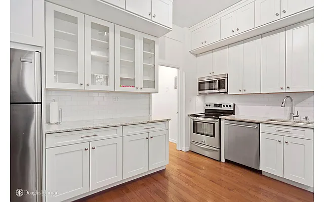 Rented by Douglas Elliman | media 23