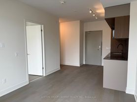 322 Dupont St