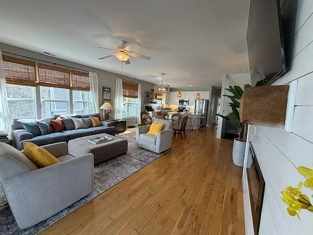 4 bed, 1900 sqft, $6,500 — Photo 3