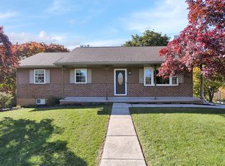 886 Center Rd, Leesport, PA 19533