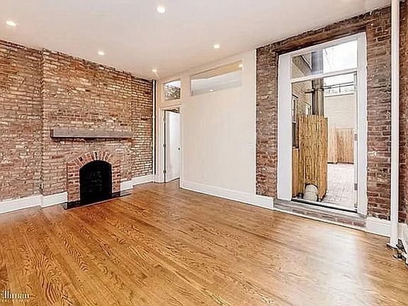 4th image of 156 W 20th St