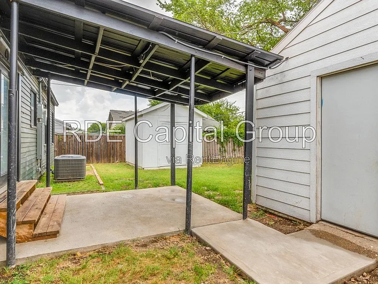 2736 Rolinda Dr — Photo 11