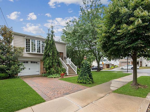 4th image of 51 Figurea Ave