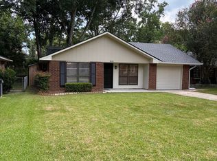 8626 Barnett Dr, Baton Rouge, LA 70809