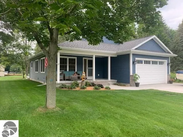 825 N St W, Tawas City, MI 48763