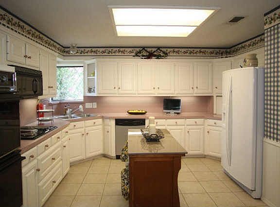 3rd image of 802 Heatherwood Dr