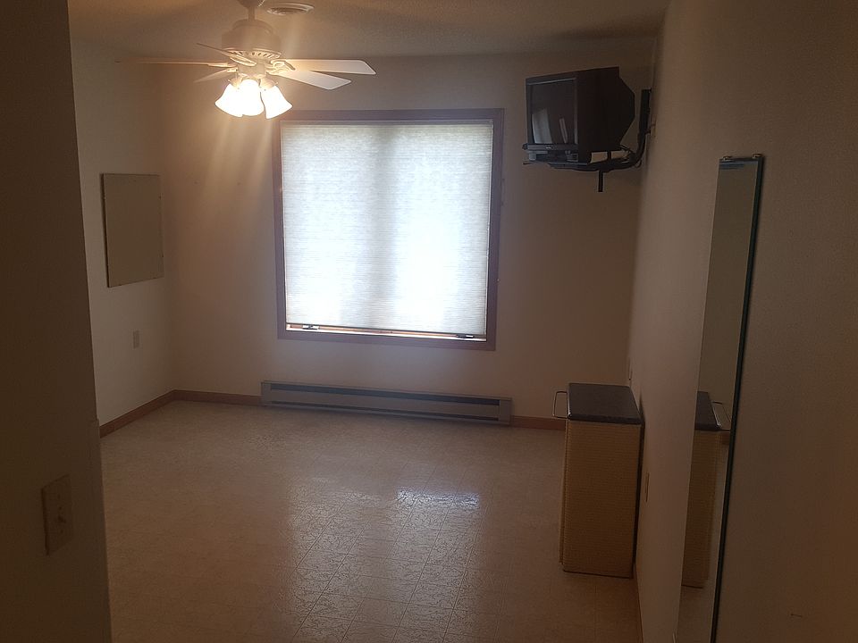 2nd image of 520 Wilson St Unit 1