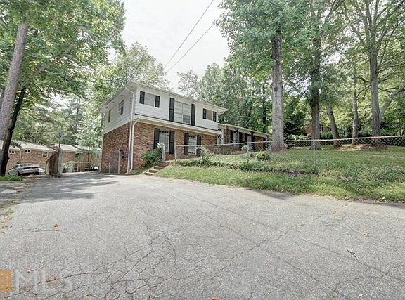 2nd image of 2393 Peachwood Cir