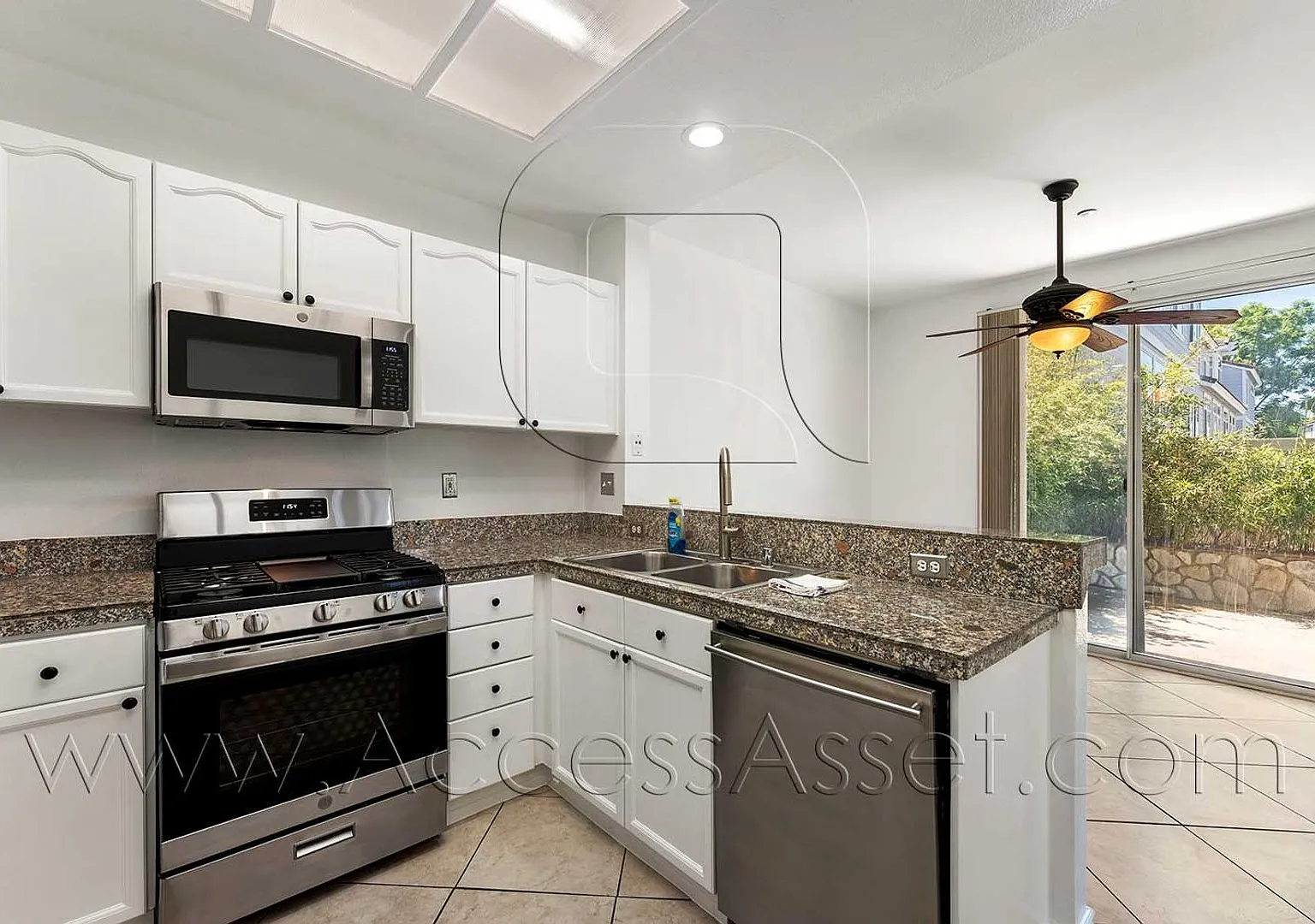 Thoughtfully Designed 3 Bedroom Home with Modern Everyday Comfort — Photo 3