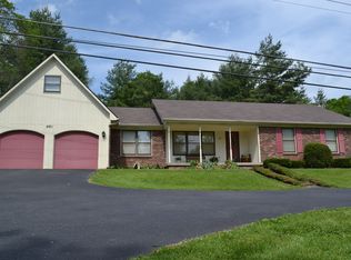 8921 Ash Ave, Pewee Valley, KY 40056