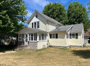 615 W Richmond St, Shawano, WI 54166