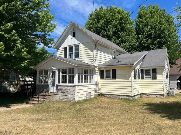 615 W Richmond St, Shawano, WI 54166