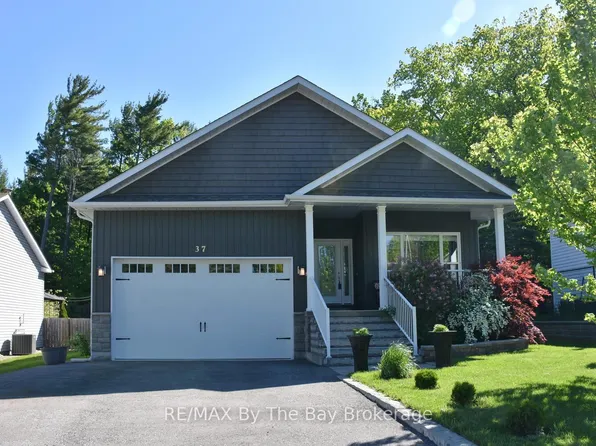 37 Wesley Ave, Wasaga Beach, ON L9Z 1C8