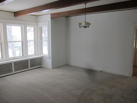 4th image of 213 Marquette Ave