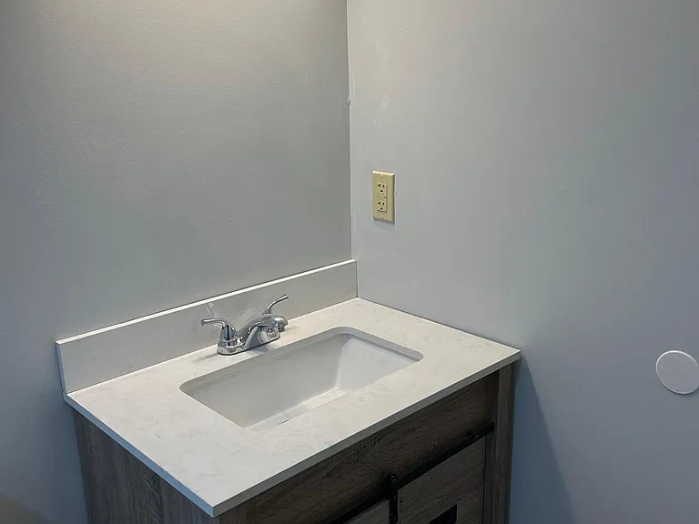 1758 Berkeley Rd — Photo 8
