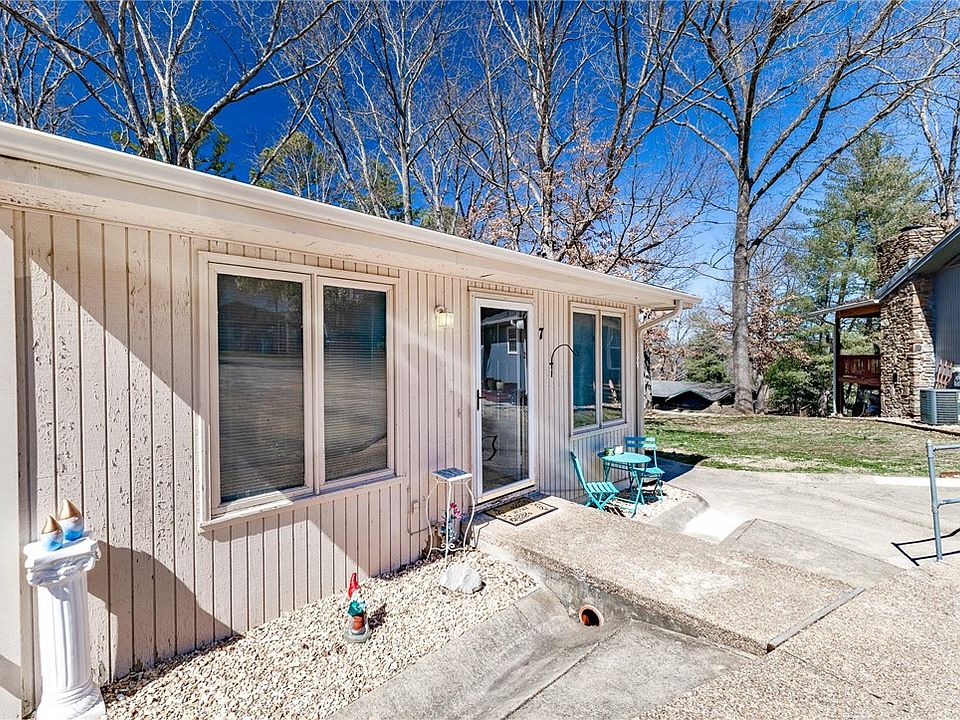 1st image of 7 Mellor Ct