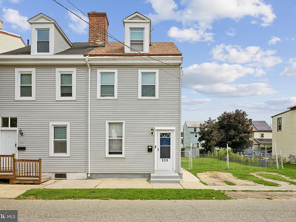 1st image of 223 Hudson St