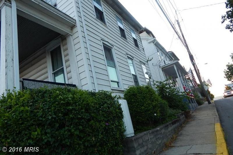 2nd image of 1 Chestnut St