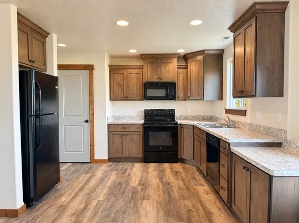 86 Tuke Ln Unit B, Sheridan, MT 59749