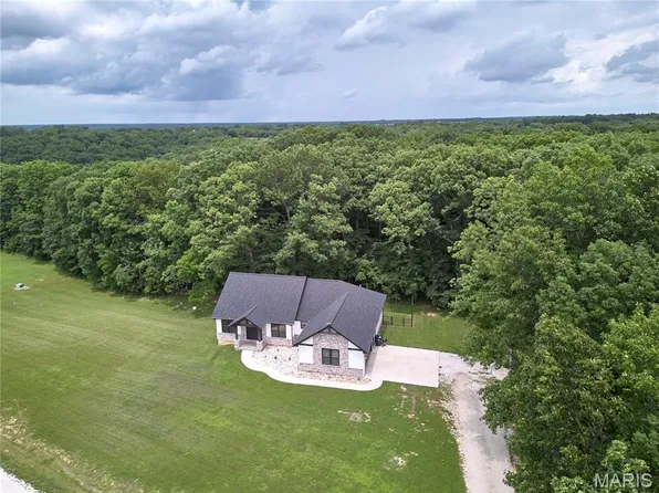 105 Merz Meadows Dr, Troy, MO 63379