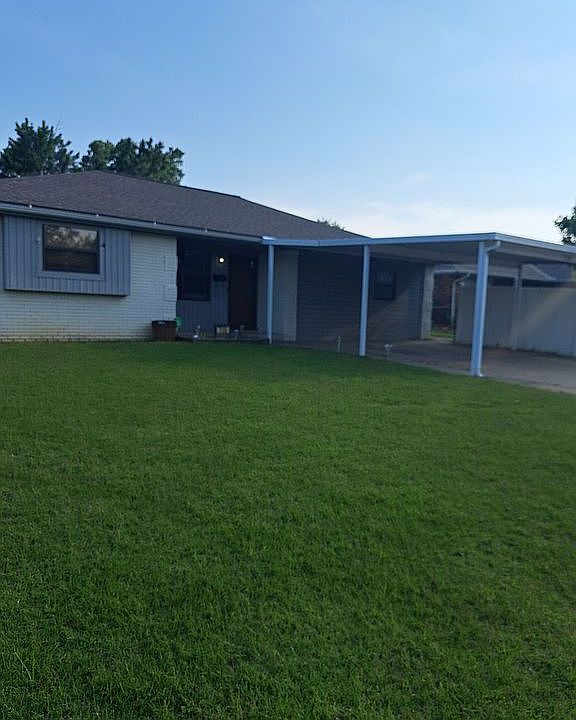 1st image of 706 Crestmoor Dr