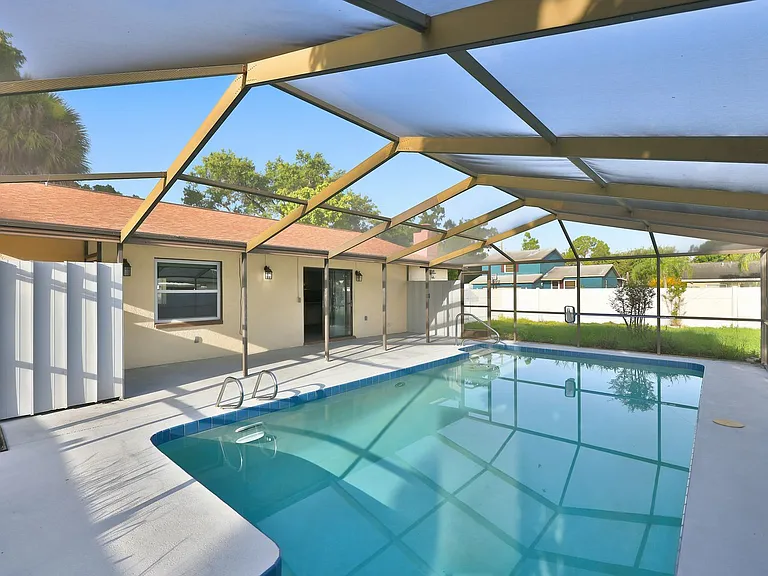 8433 Somerset Dr — Photo 30