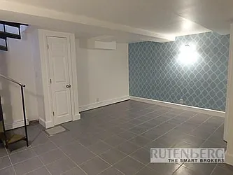 Rented by R New York