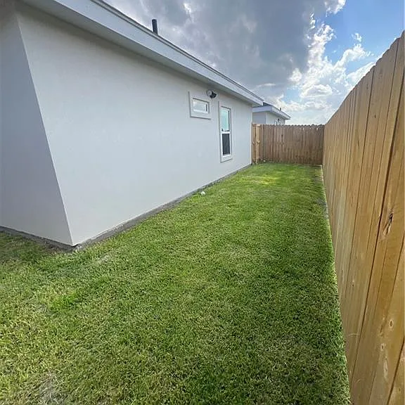 1909 Elsham Ave #2 — Photo 15