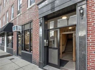 16 New St APT 1A, Hewlett, NY 11557