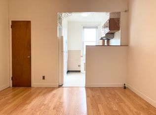 22-17 Steinway St #3A, Astoria, NY 11105