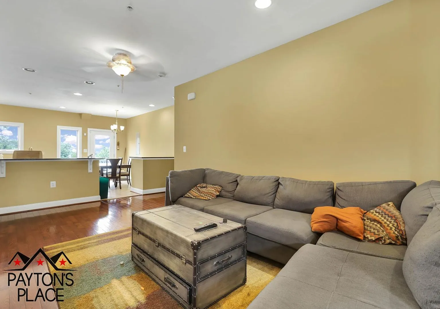 Townhome Style Condo with Parking — Photo 4