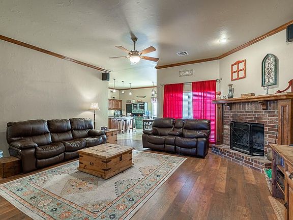 4th image of 17021 Woodvine Dr