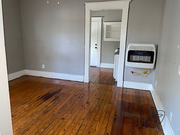 3rd image of 224 Garland St APT 6