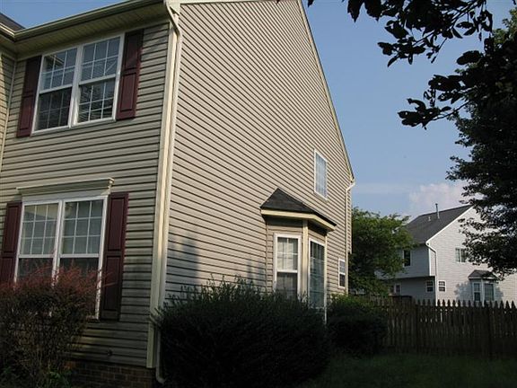 2nd image of 2000 Meadow Dr