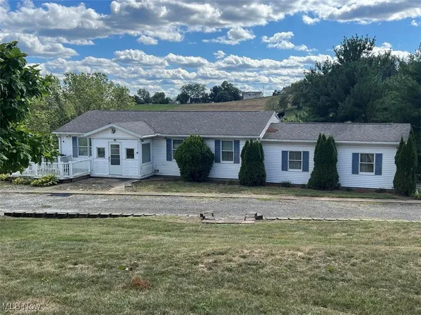 67474 Willow Grove Rd, Saint Clairsville, OH 43950