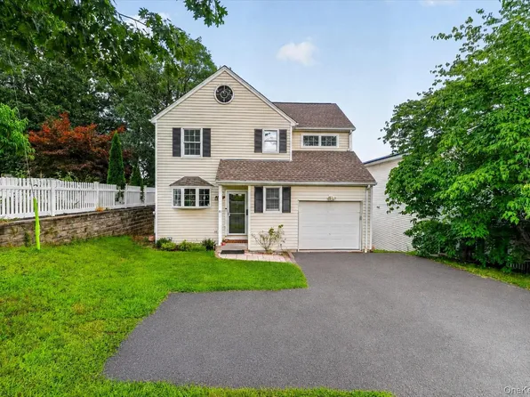 81 Overlook Drive, Valhalla, NY 10595